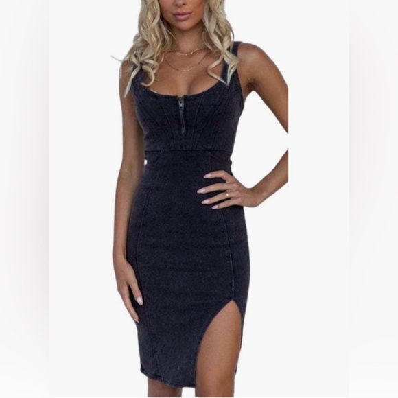Women's Sleeveless Black Denim Dress - Picture 3 of 9